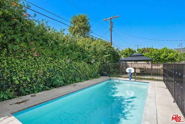 17434 Emelita Street, Encino, CA 91316