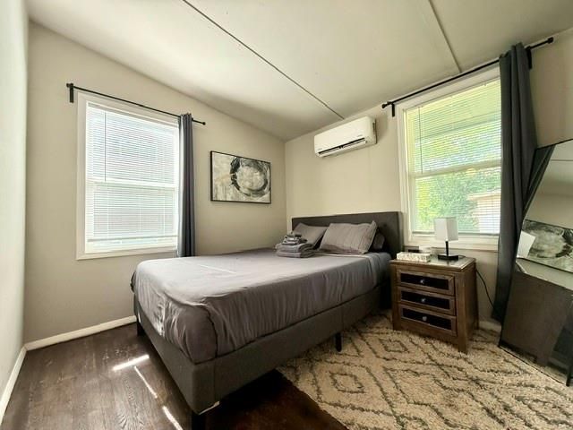 610 W 25th Street, Lawrence, KS 66046