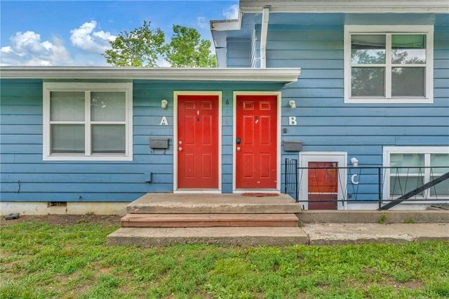 610 W 25th Street, Lawrence, KS 66046