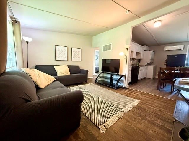 610 W 25th Street, Lawrence, KS 66046