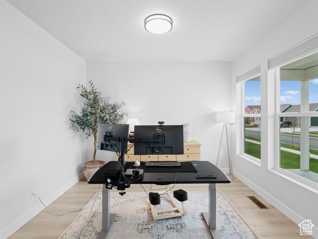 245 S SUMMER BREEZE LN, Layton, UT 84041