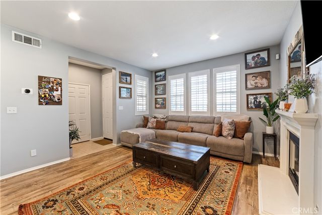 864 Calaveras, Corona, CA 92878