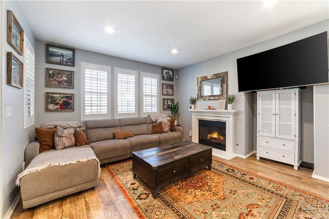 864 Calaveras, Corona, CA 92878