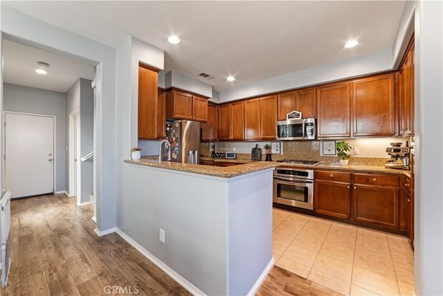 864 Calaveras, Corona, CA 92878