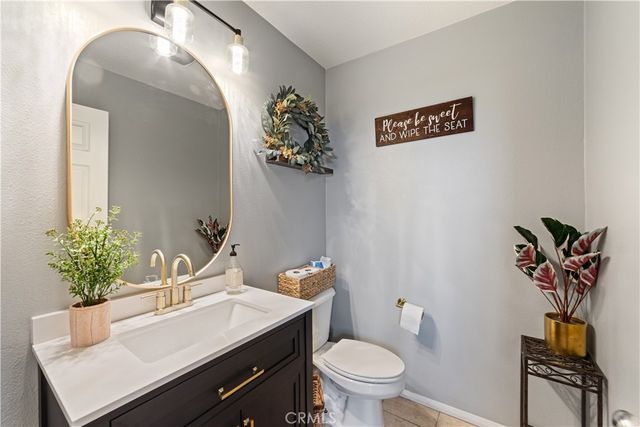 864 Calaveras, Corona, CA 92878