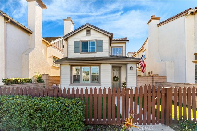 864 Calaveras, Corona, CA 92878