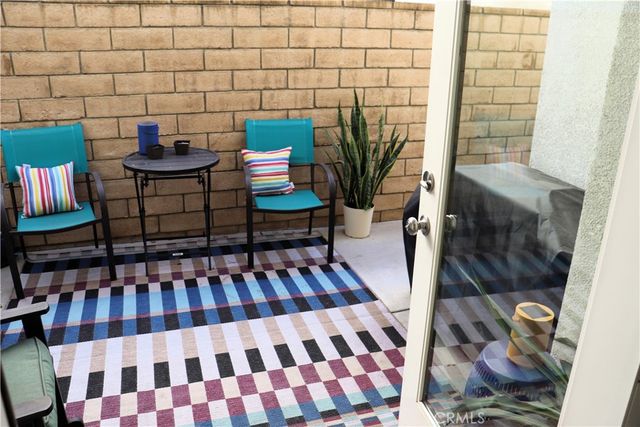 864 Calaveras, Corona, CA 92878