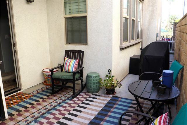 864 Calaveras, Corona, CA 92878