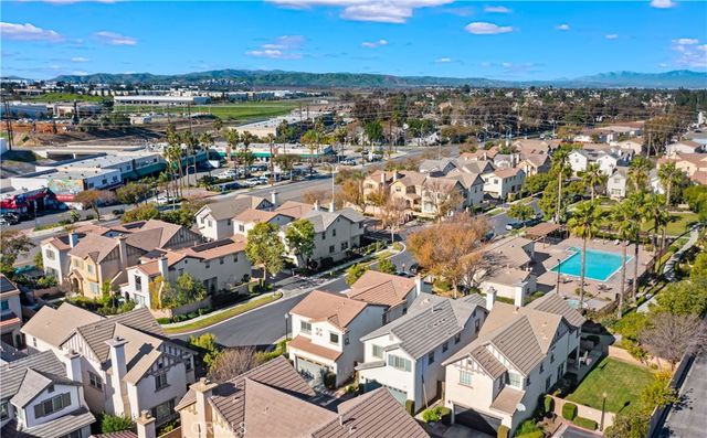 864 Calaveras, Corona, CA 92878