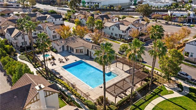 864 Calaveras, Corona, CA 92878