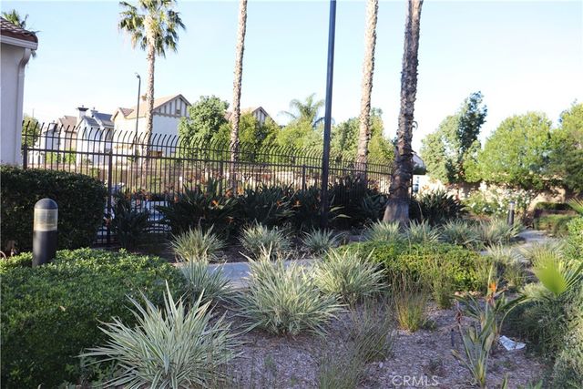 864 Calaveras, Corona, CA 92878