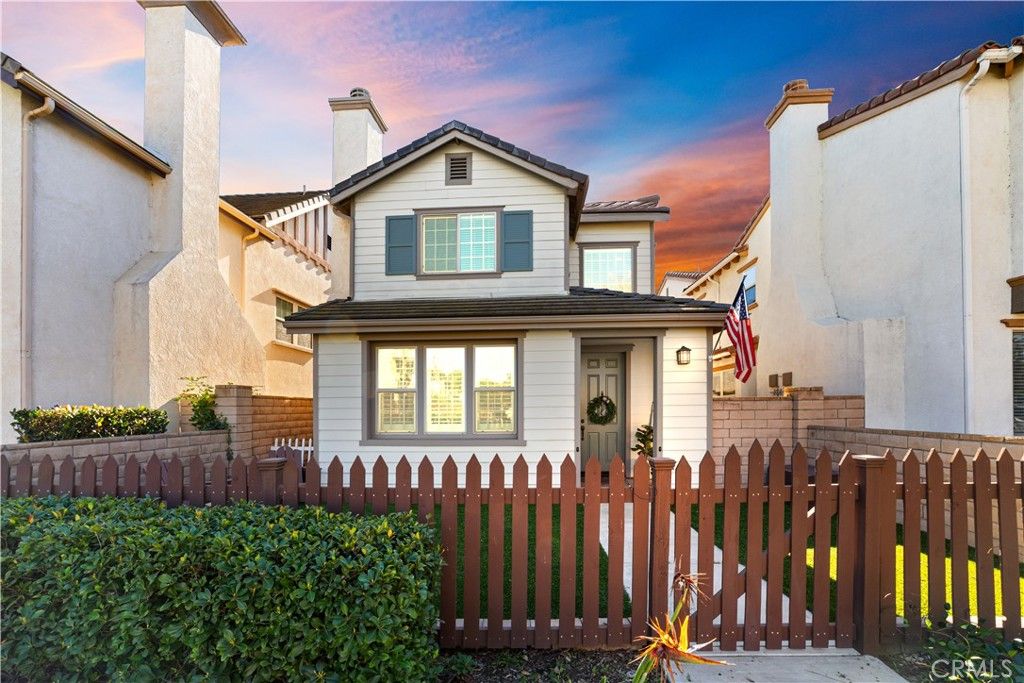 864 Calaveras, Corona, CA 92878