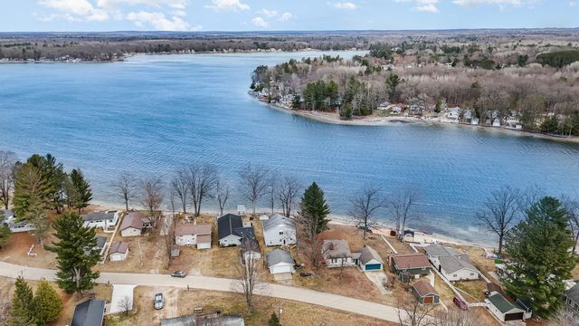 11412 South Shore Drive, Garfield Twp, MI 48632