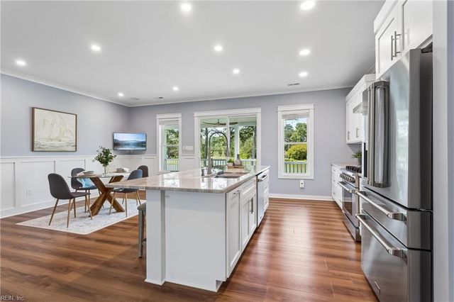 9262 Sylvia AVE, Hayes, VA 23072
