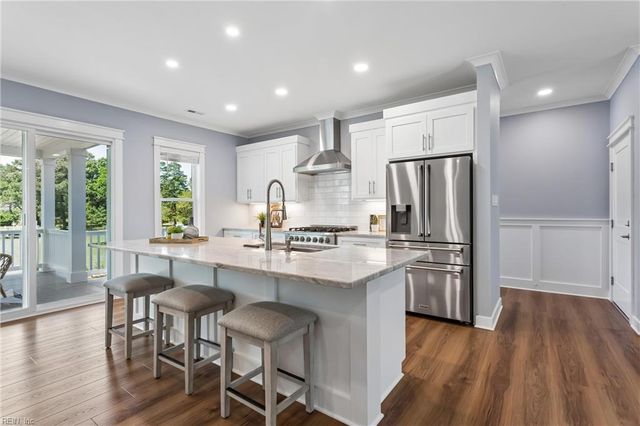 9262 Sylvia AVE, Hayes, VA 23072
