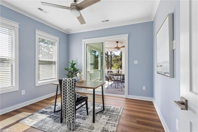 9262 Sylvia AVE, Hayes, VA 23072