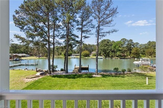 9262 Sylvia AVE, Hayes, VA 23072