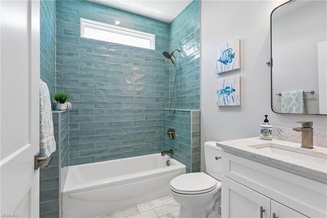 9262 Sylvia AVE, Hayes, VA 23072