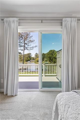 9262 Sylvia AVE, Hayes, VA 23072