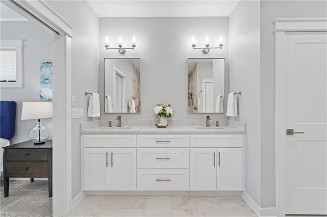 9262 Sylvia AVE, Hayes, VA 23072