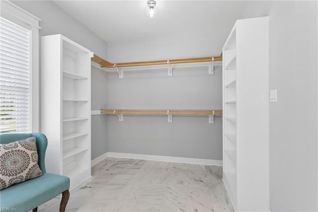 9262 Sylvia AVE, Hayes, VA 23072