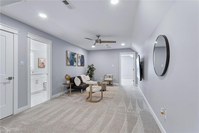 9262 Sylvia AVE, Hayes, VA 23072