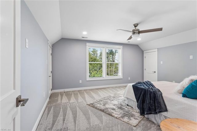 9262 Sylvia AVE, Hayes, VA 23072