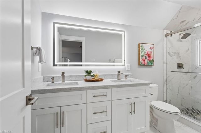 9262 Sylvia AVE, Hayes, VA 23072