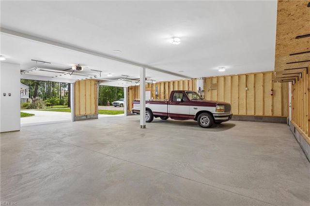 9262 Sylvia AVE, Hayes, VA 23072
