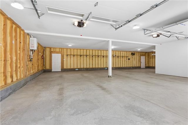 9262 Sylvia AVE, Hayes, VA 23072