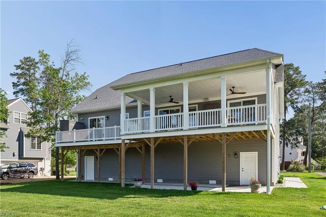 9262 Sylvia AVE, Hayes, VA 23072