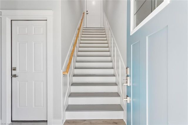 9262 Sylvia AVE, Hayes, VA 23072