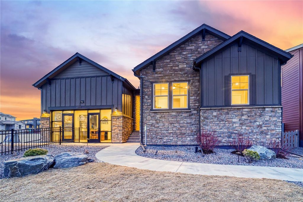8811 Hotchkiss Street, Littleton, CO 80125