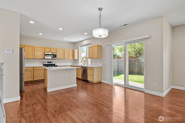 6529 Elizabeth Loop SE, Auburn, WA 98092