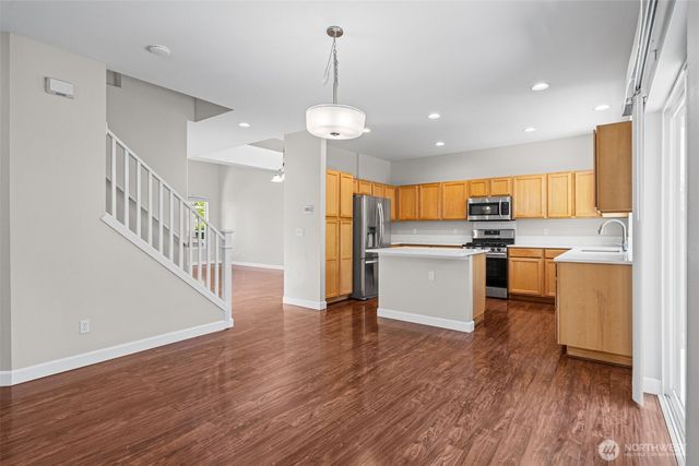6529 Elizabeth Loop SE, Auburn, WA 98092