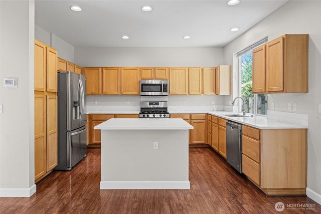 6529 Elizabeth Loop SE, Auburn, WA 98092