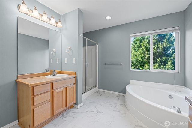 6529 Elizabeth Loop SE, Auburn, WA 98092