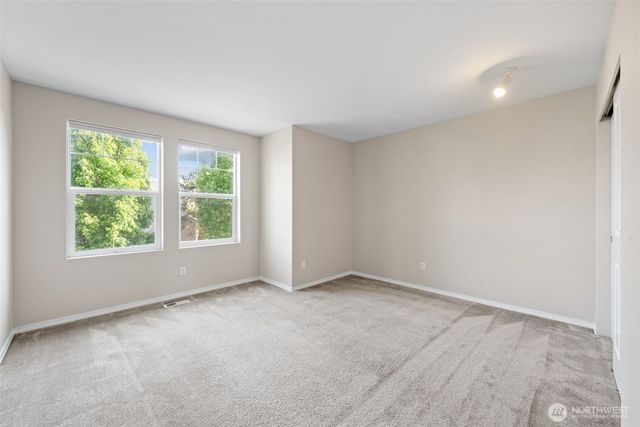6529 Elizabeth Loop SE, Auburn, WA 98092