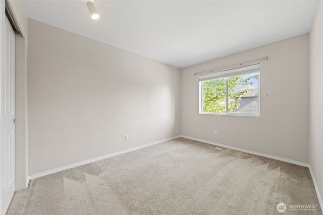 6529 Elizabeth Loop SE, Auburn, WA 98092