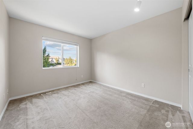 6529 Elizabeth Loop SE, Auburn, WA 98092