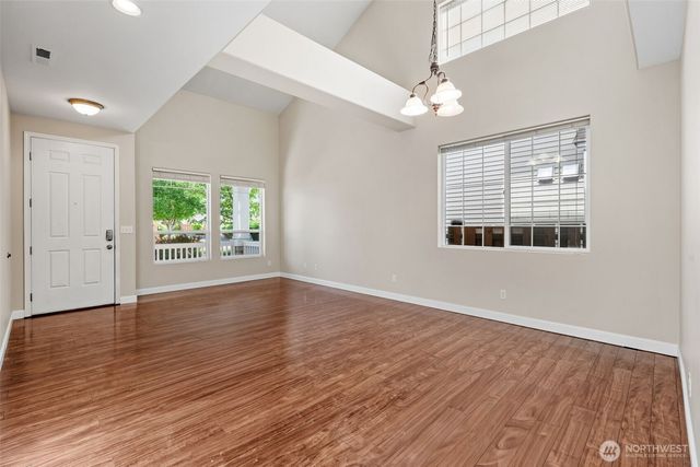 6529 Elizabeth Loop SE, Auburn, WA 98092