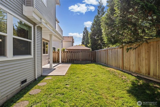 6529 Elizabeth Loop SE, Auburn, WA 98092