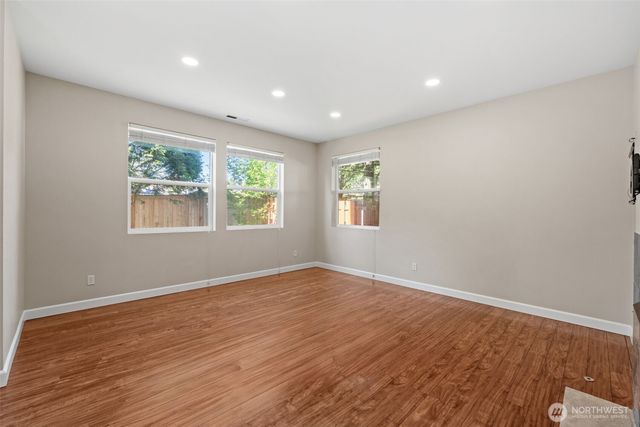 6529 Elizabeth Loop SE, Auburn, WA 98092