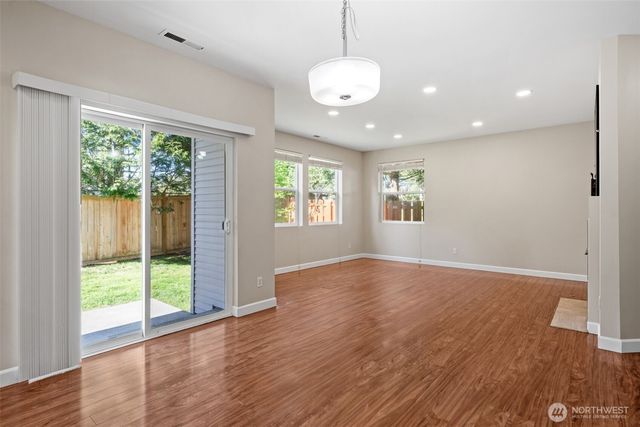 6529 Elizabeth Loop SE, Auburn, WA 98092