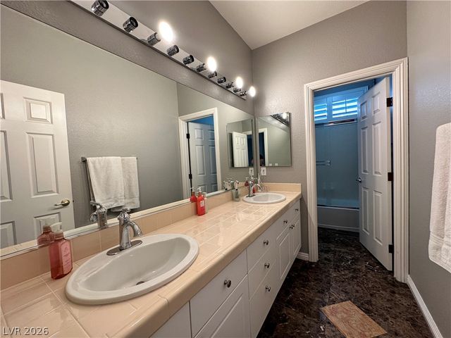 1211 MARTINI Drive, Henderson, NV 89052