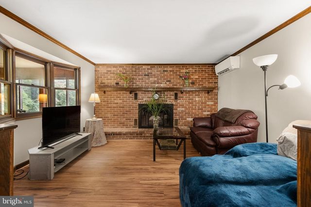 500 REEDS RD, Downingtown, PA 19335