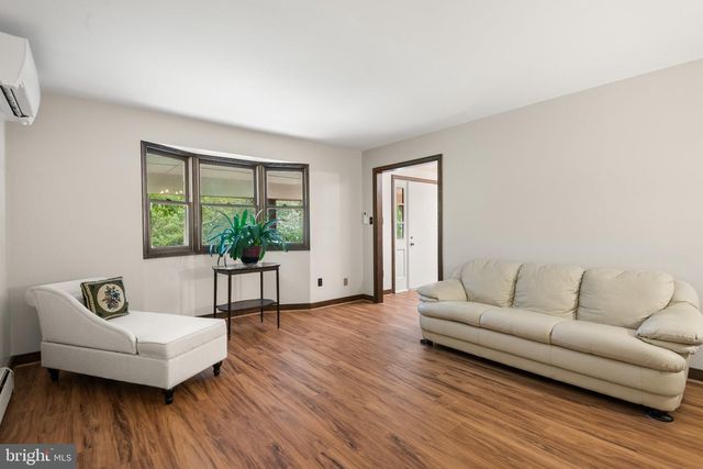 500 REEDS RD, Downingtown, PA 19335