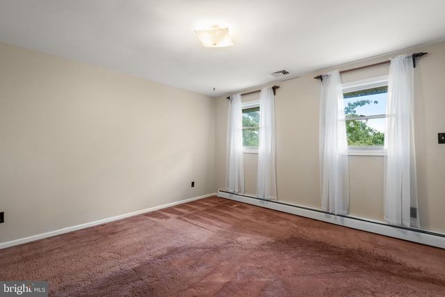 500 REEDS RD, Downingtown, PA 19335