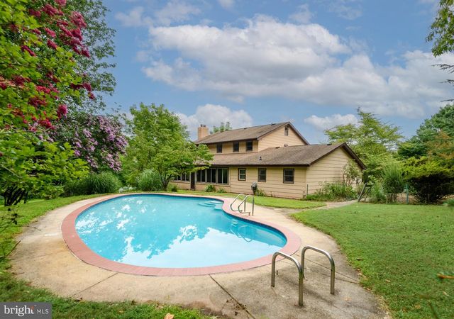 500 REEDS RD, Downingtown, PA 19335
