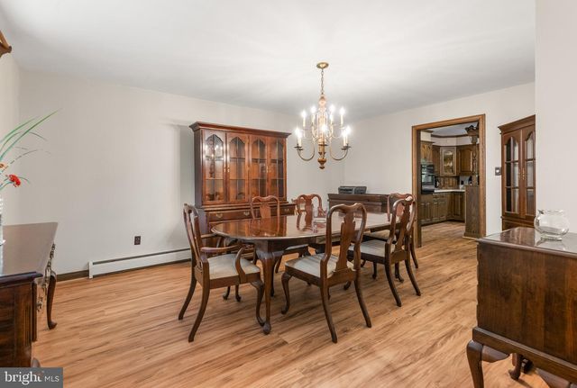 500 REEDS RD, Downingtown, PA 19335
